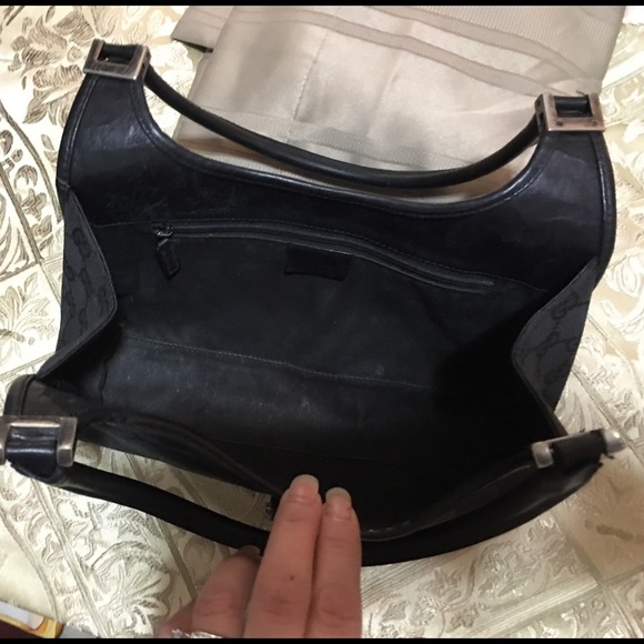 - Authentic Gucci - Picture 3 of 3